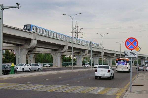 Метро раб стол